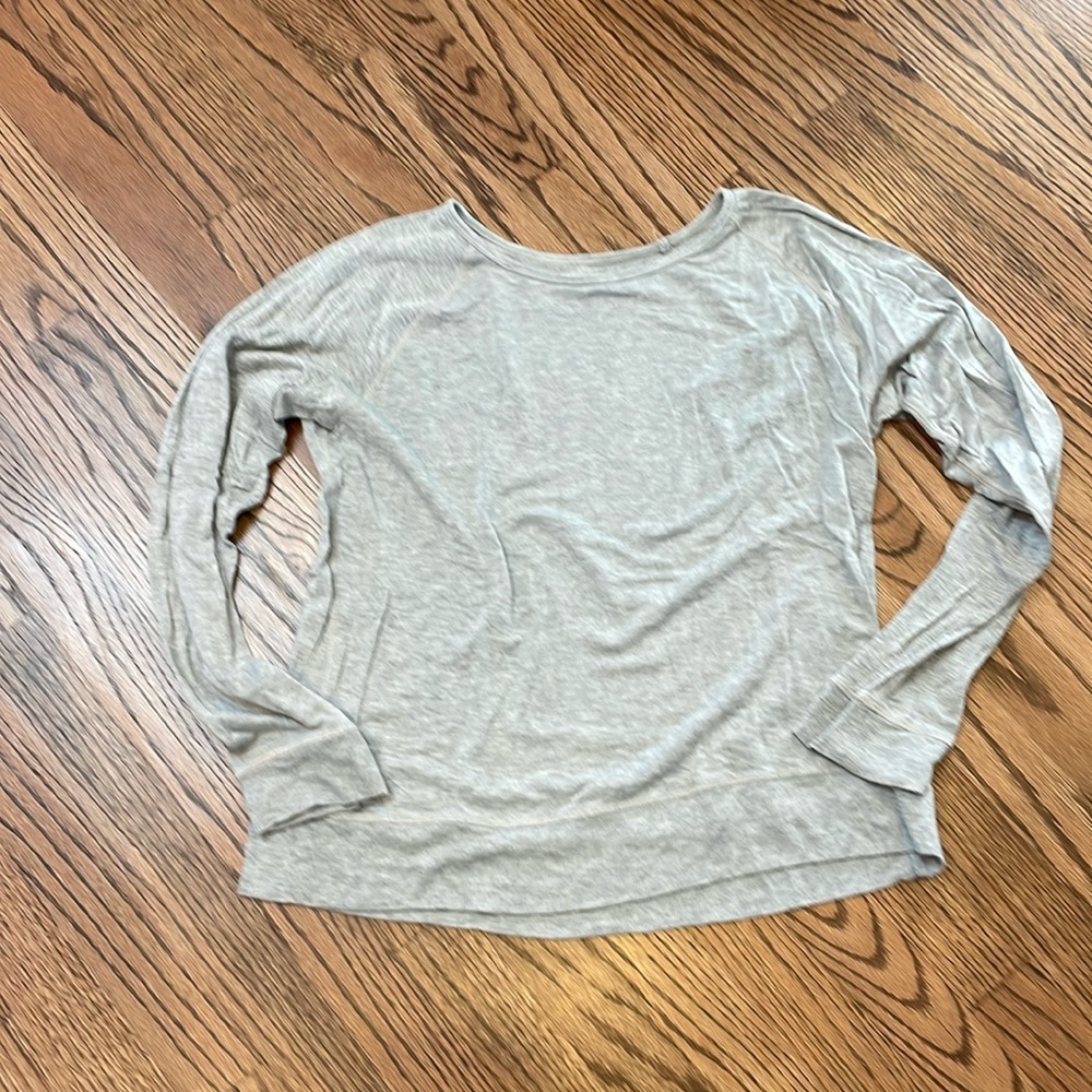 Beyond Yoga super soft grey sweatshirt. Size L.